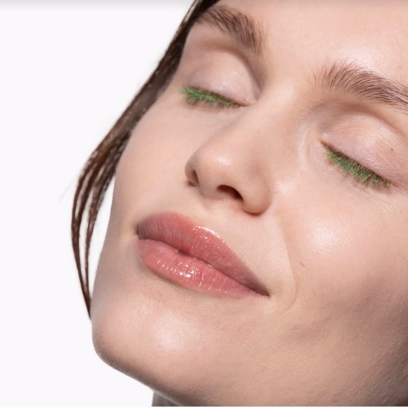 NEW IN BOX Youth Foria Dewy Gloss ~ play With Fire (09) ~ Hydrating Lip Gloss - Picture 4 of 11